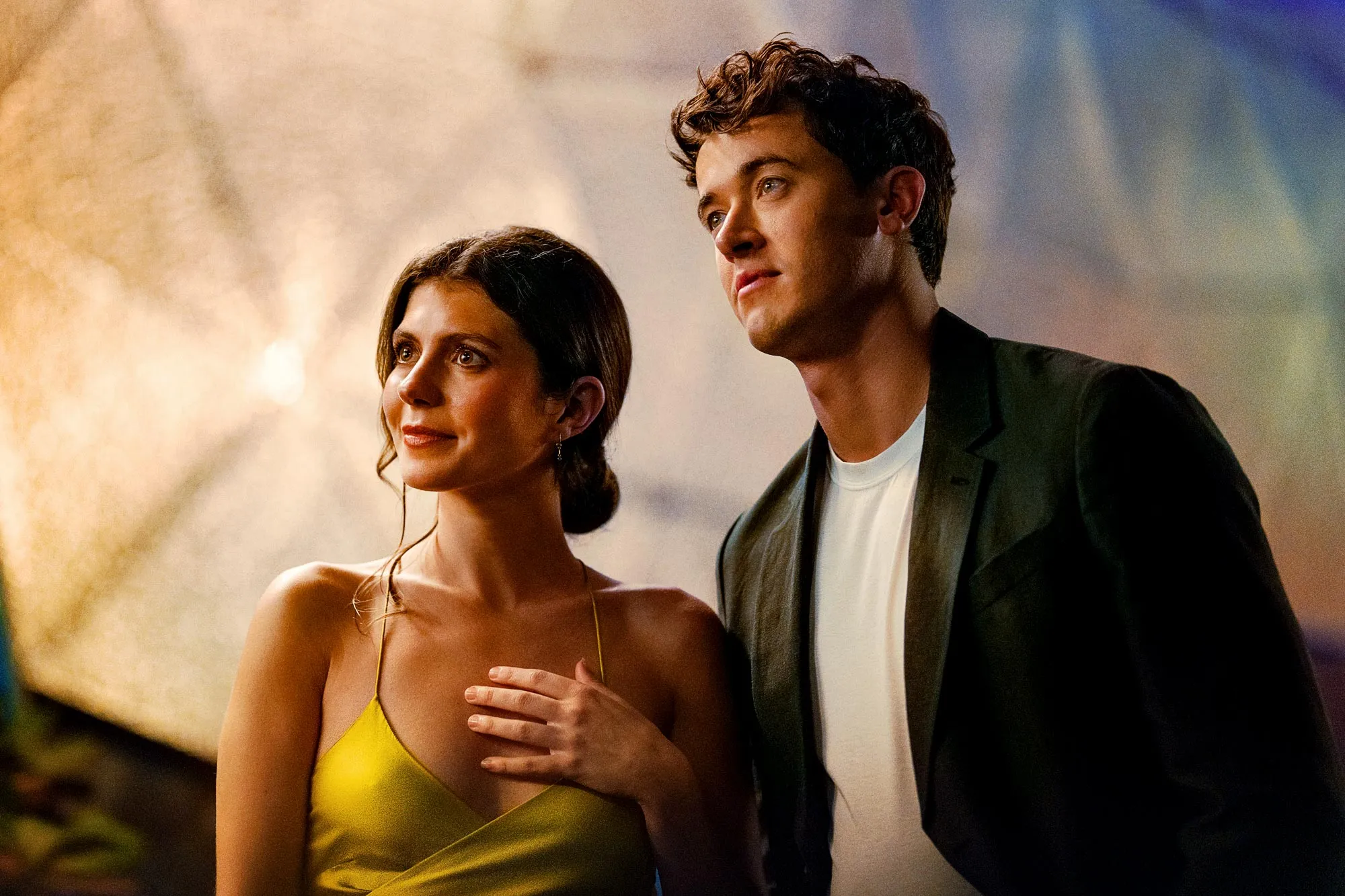 People We Meet on Vacation Cast Photos Plot PWMOV_20240920_03337_R2