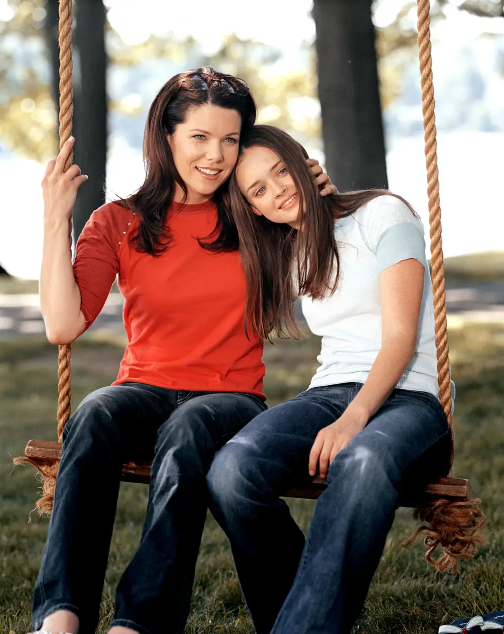TCDGIGI_EC063 Gilmore Girls Cover Story.jpg