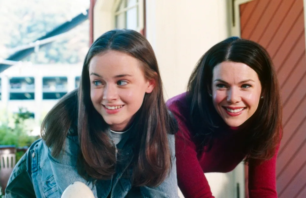 Lauren Graham and Alexis Bledel Will Reunite at 2025 Emmy Awards Inline