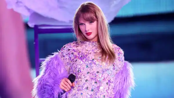 Taylor Swift Announces A Look Behind the Curtain Video