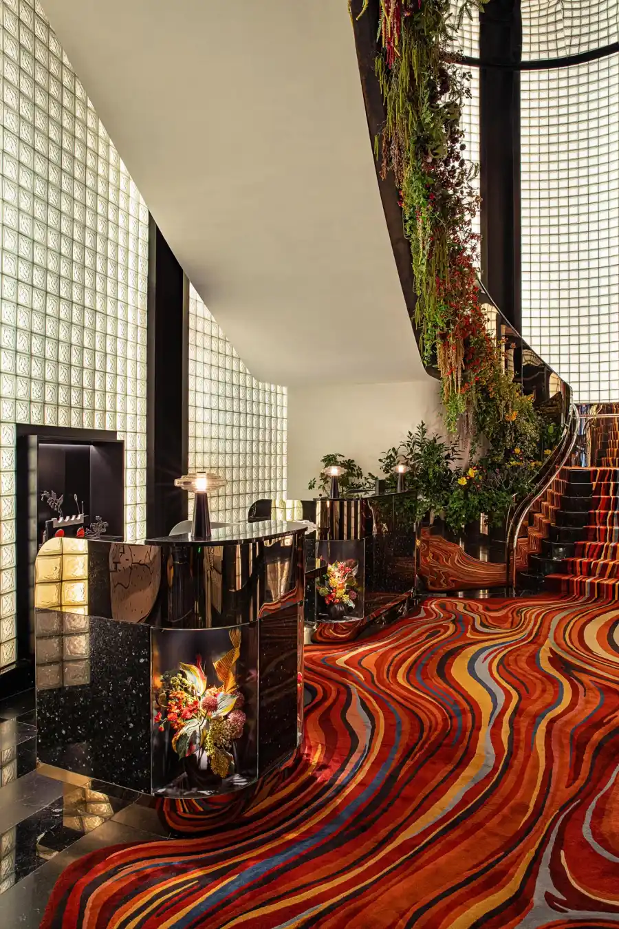 USW 2538 Star Style 1 2 Hot Stuff HOT STUFF The Lobby 2