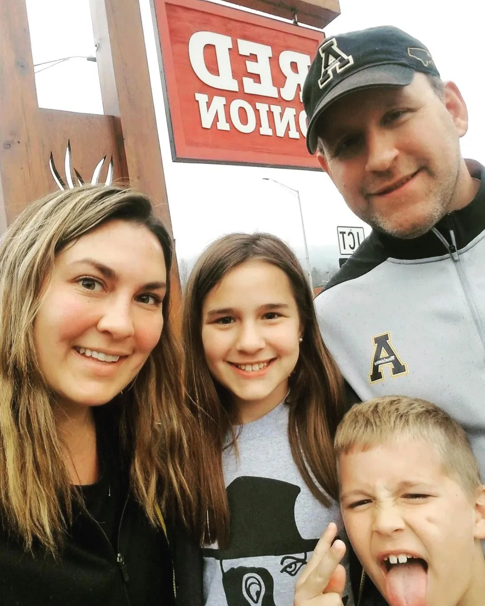 University of Central Florida Football Coach Dies Unexpectedly at 50 After Suffering Medical Emergency 007