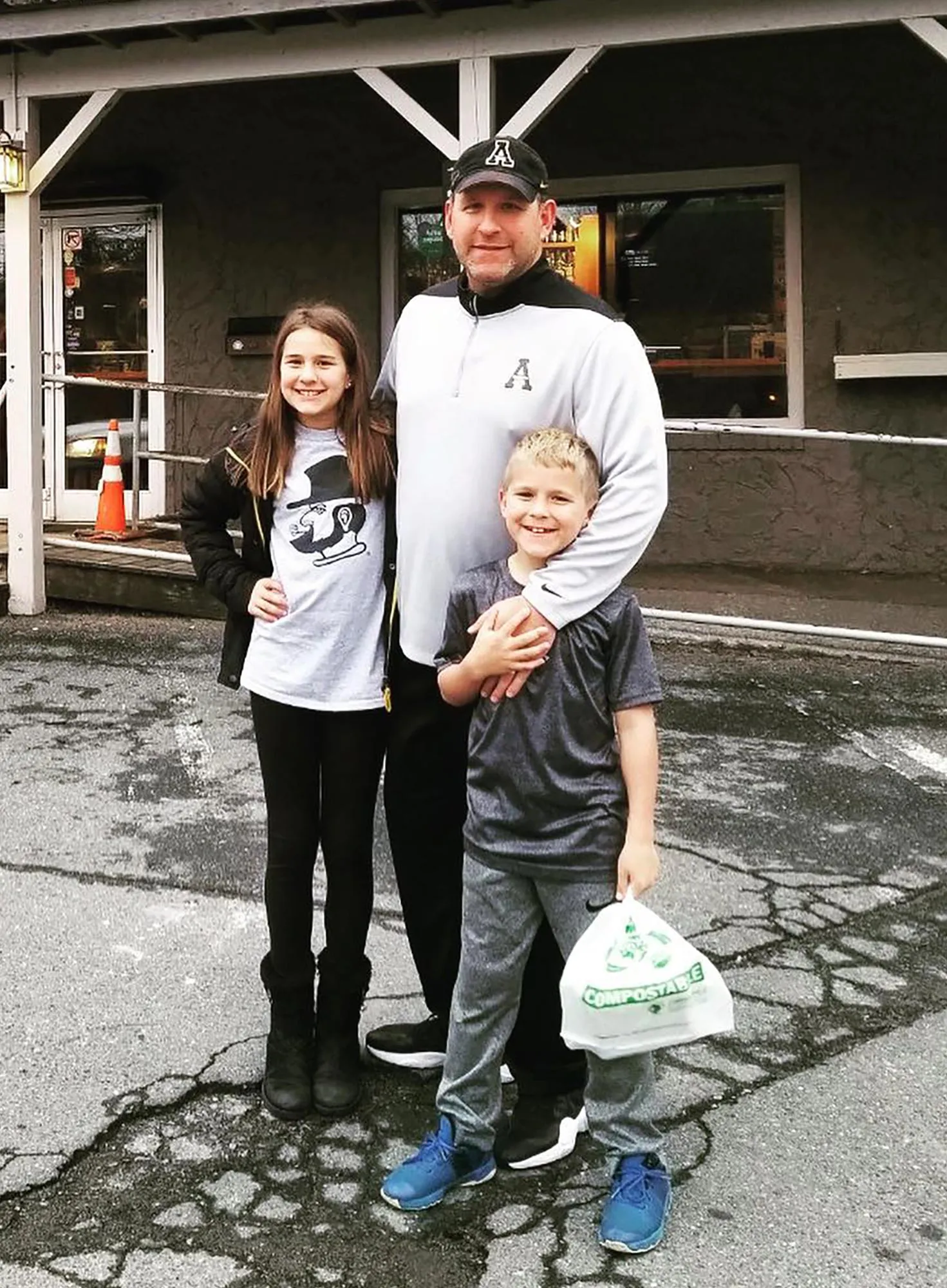 University of Central Florida Football Coach Dies Unexpectedly at 50 After Suffering Medical Emergency 008