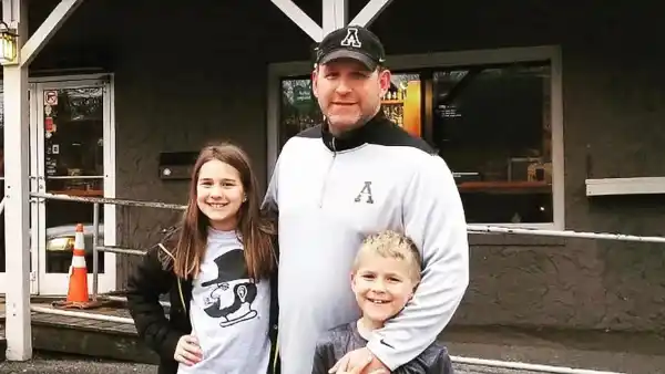 University of Central Florida Football Coach Dies Unexpectedly at 50 After Suffering Medical Emergency 008