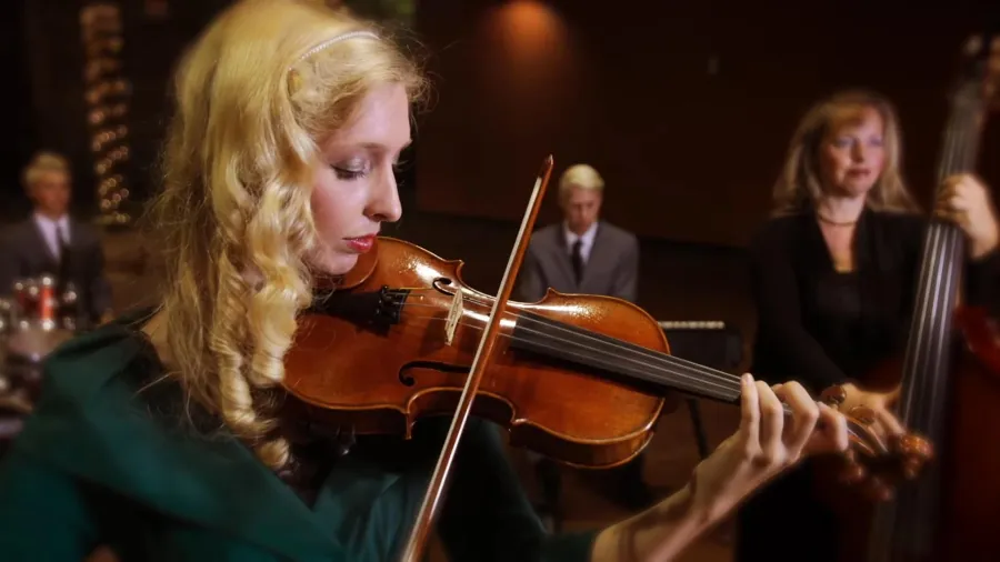 Welcome to Plathville Cast s Dating History Inside the Family s Love Lives Including Ethan and Micah Hosanna Plath