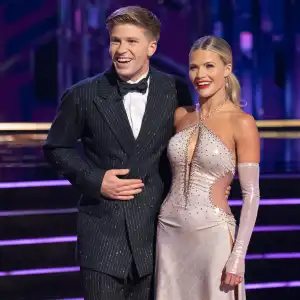 Witney-Carson-and-Robert-Irwin-DWTS-GettyImages-2236595715