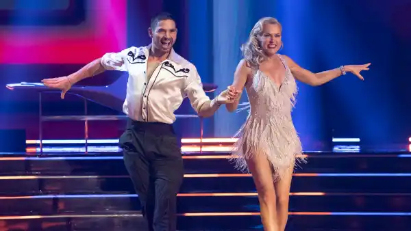 Alan Bersten and Elaine Hendrix Detail Meredith Blake 'Homage' in ‘Dancing With the Stars’ Premiere