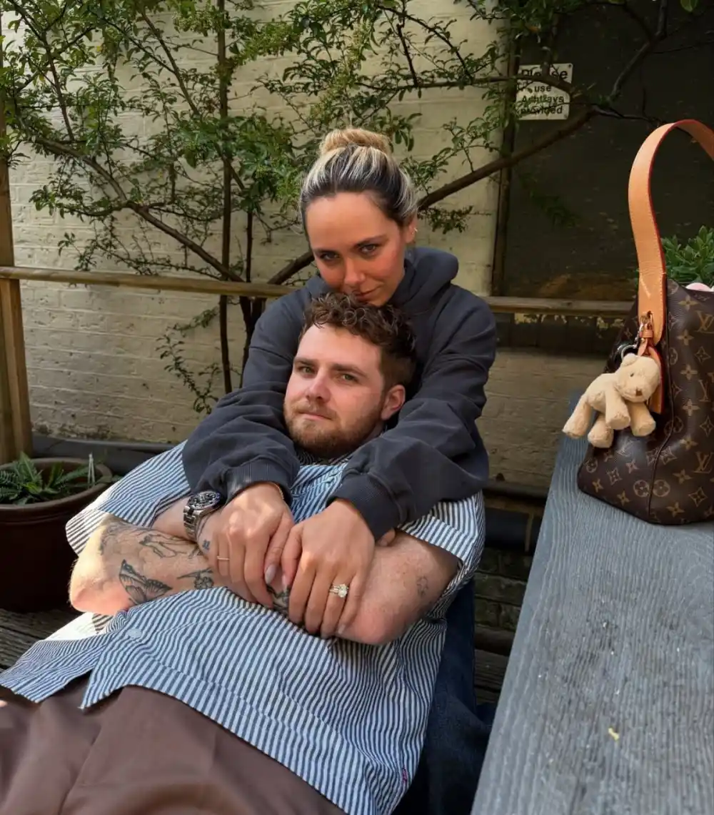 Alex Warren and Kouvr Annon Relationship Timeline: From Snapchat Friends to Ordinary Soulmates