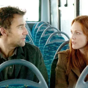 Clive Owen and Julianne Moore in Children of Men