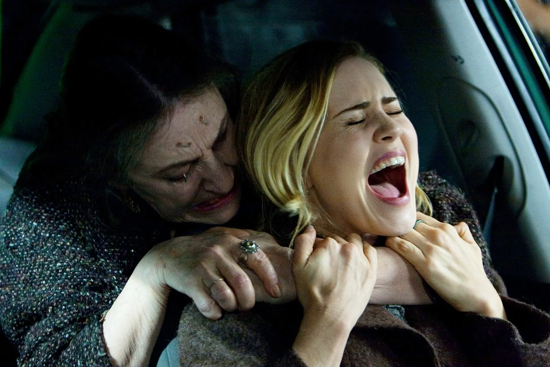 Lorna Raver, Alison Lohman in Drag Me to Hell