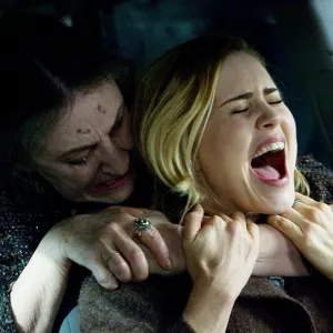 Lorna Raver, Alison Lohman in Drag Me to Hell