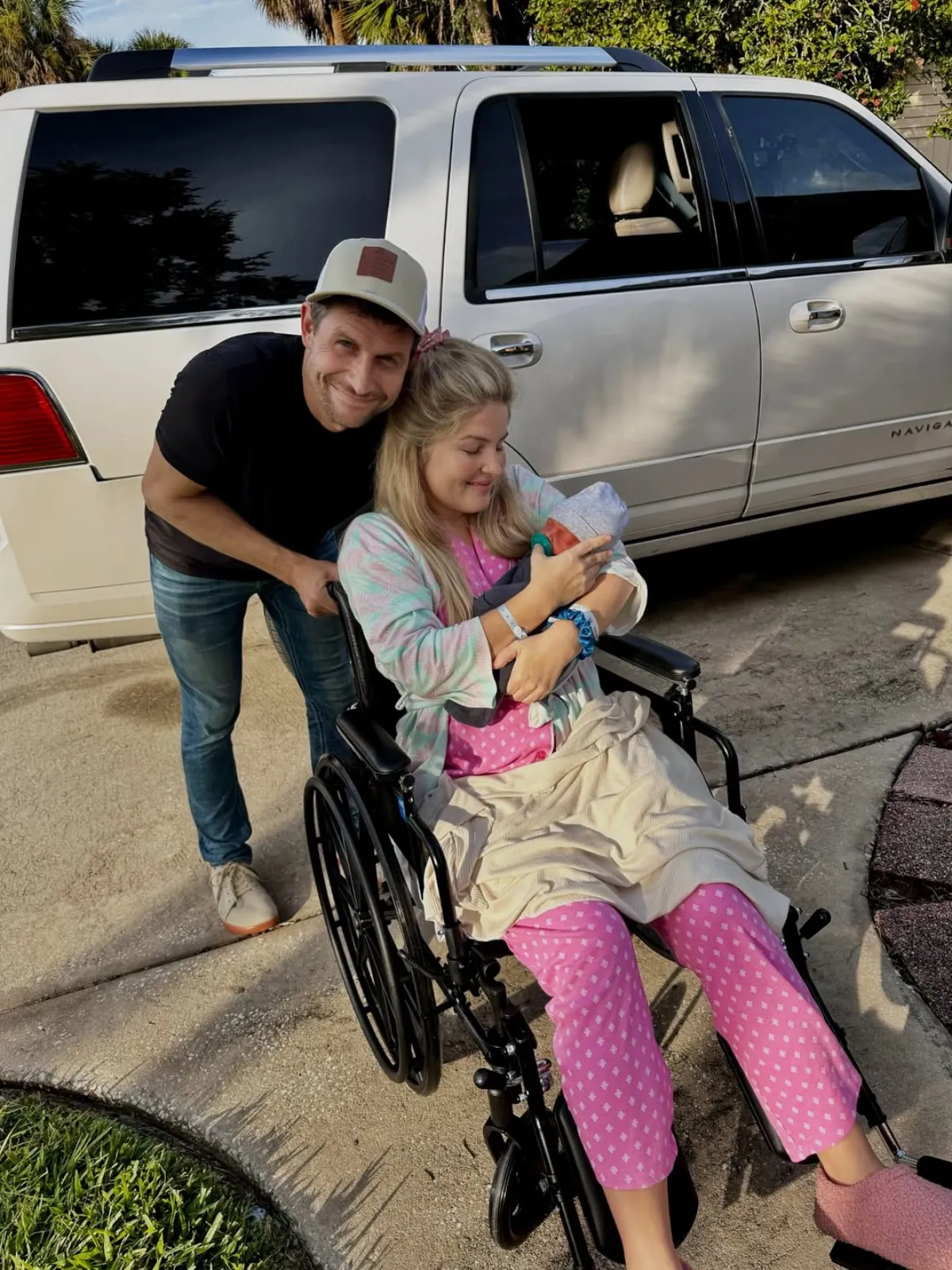 Erin Bates Says She Doesnt Have Function of Her Right Leg After Sepsis Battle