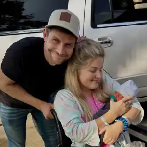 Erin Bates Says She Doesnt Have Function of Her Right Leg After Sepsis Battle