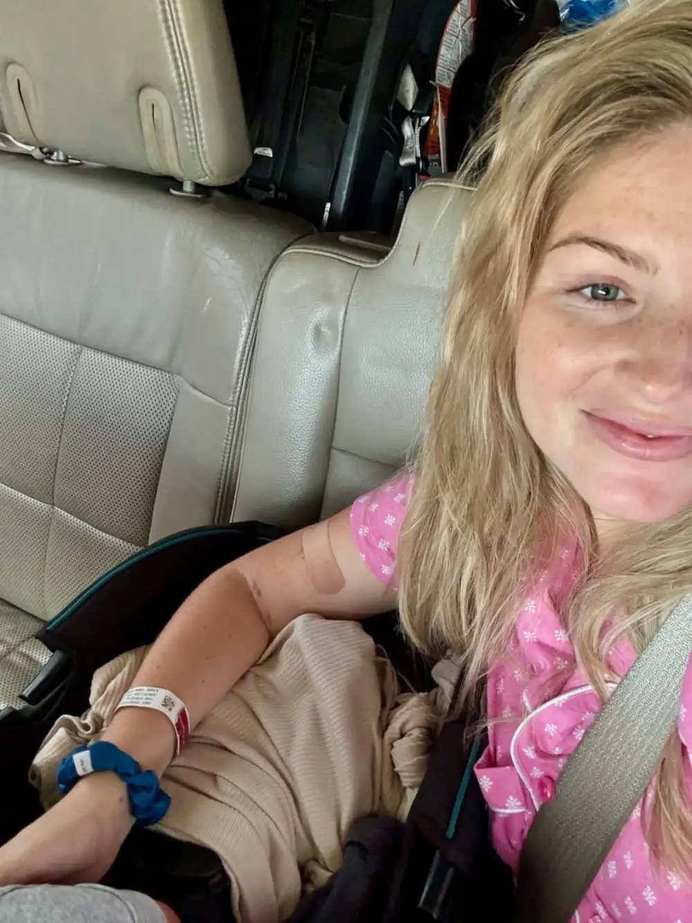 Erin Bates Says She Doesnt Have Function of Her Right Leg After Sepsis Battle