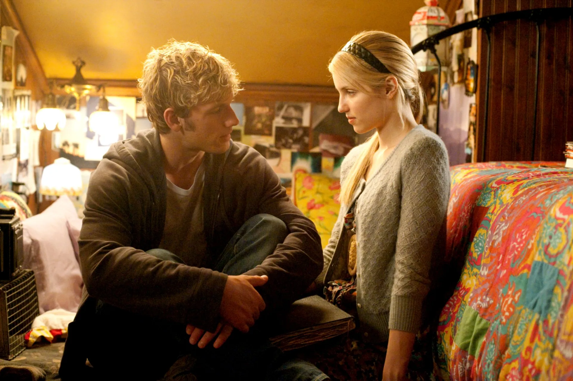 Alex Pettyfer and Dianna Agron in I Am Number Four