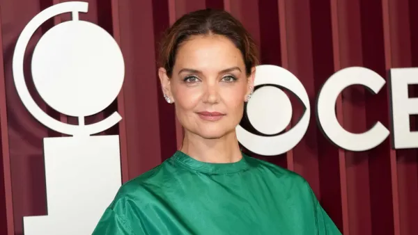 Katie Holmes Ballet Flats Lookalike