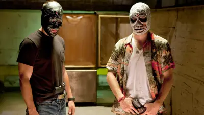 Aaron Taylor-Johnson and Taylor Kitsch in Savages