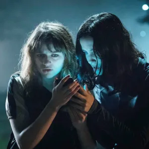 Joey King, Julia Goldani Telles in Slender Man