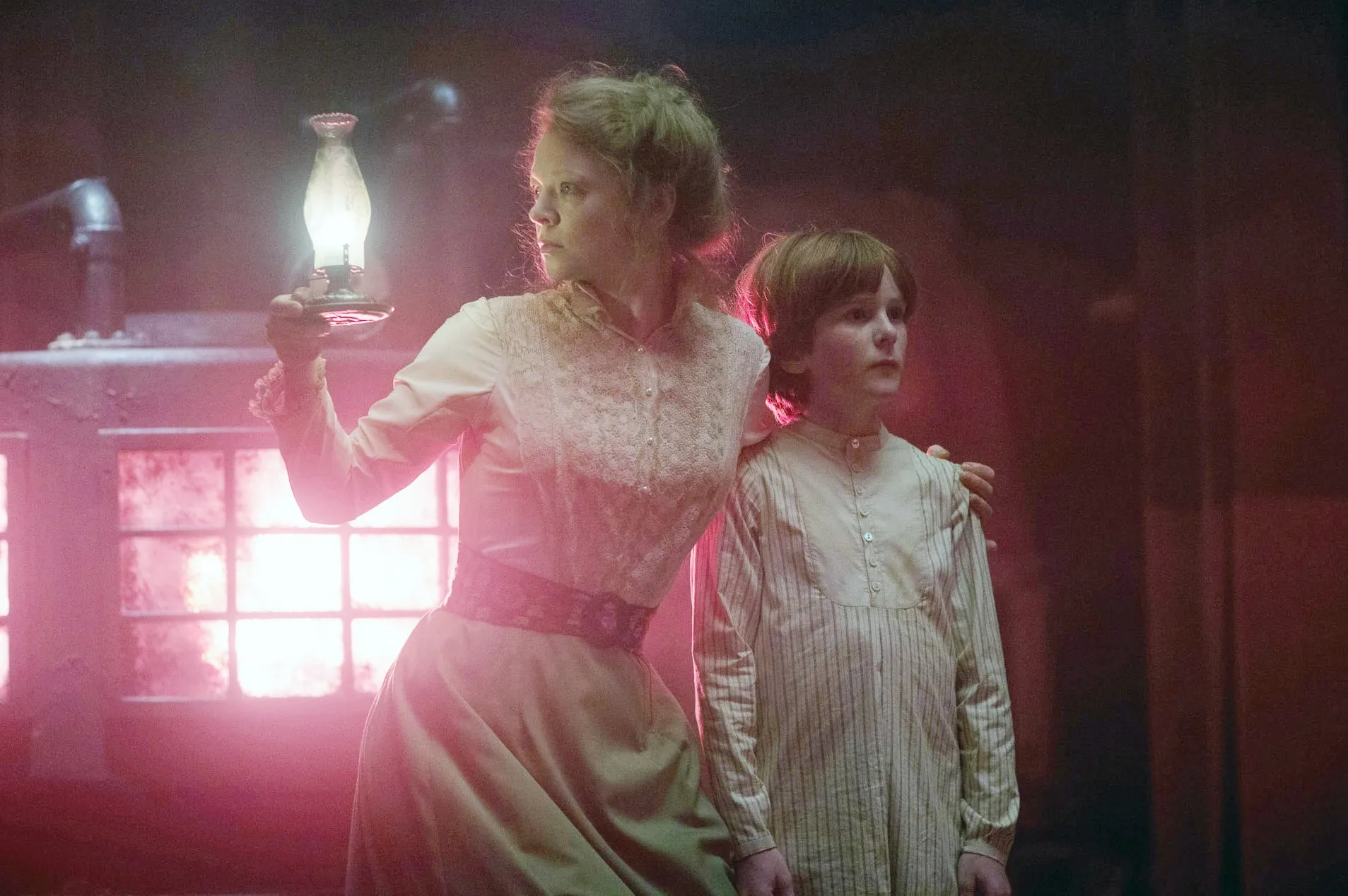 Sarah Snook, Finn Scicluna-O'Prey in Winchester