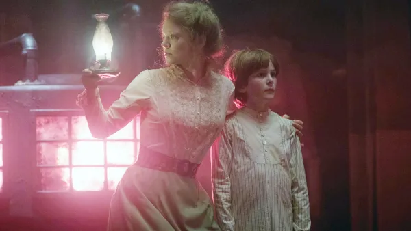 Sarah Snook, Finn Scicluna-O'Prey in Winchester