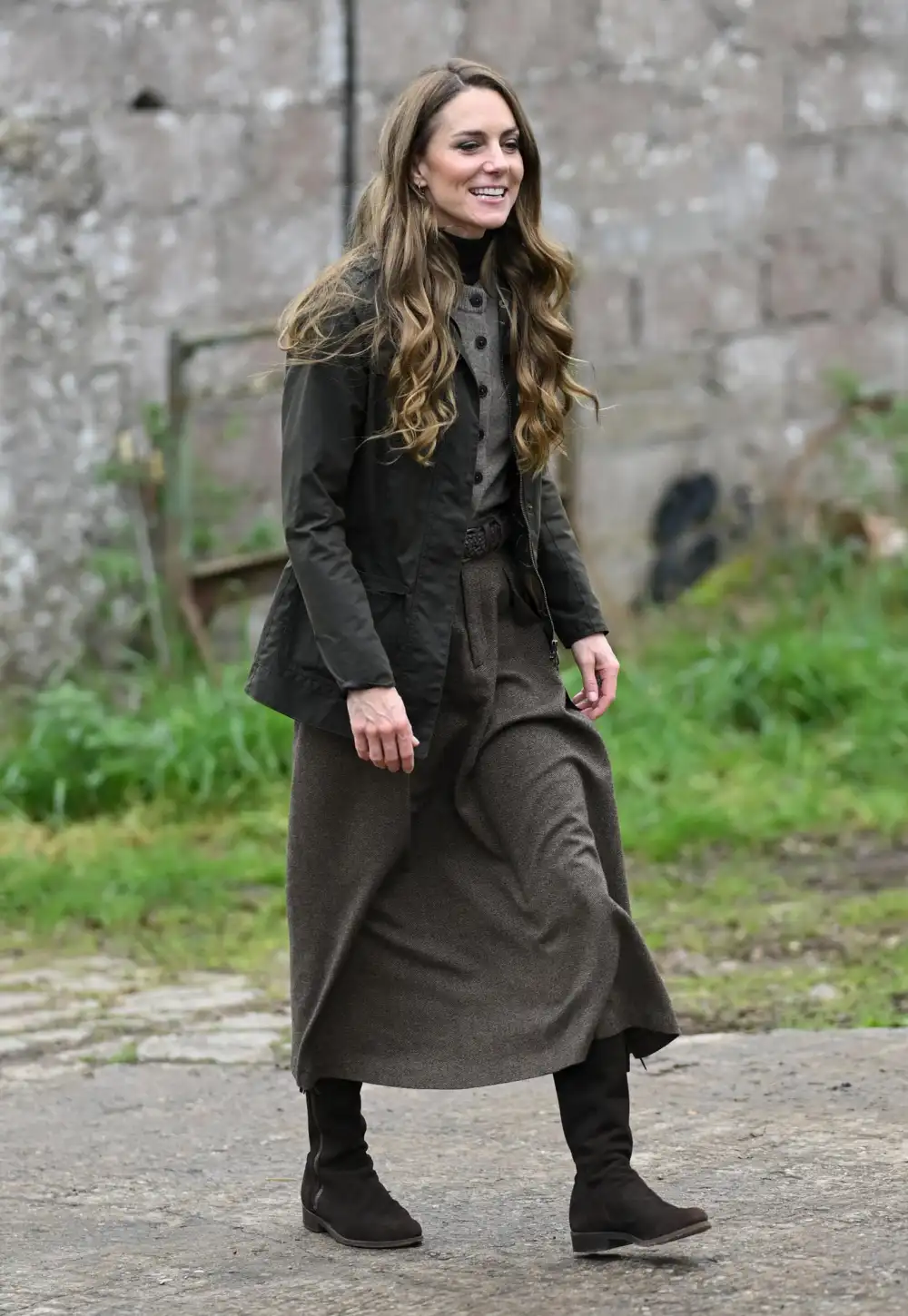 Kate Middleton Reprises Dark Green Alexander McQueen Coat While Wearing New 5 Ring Stack