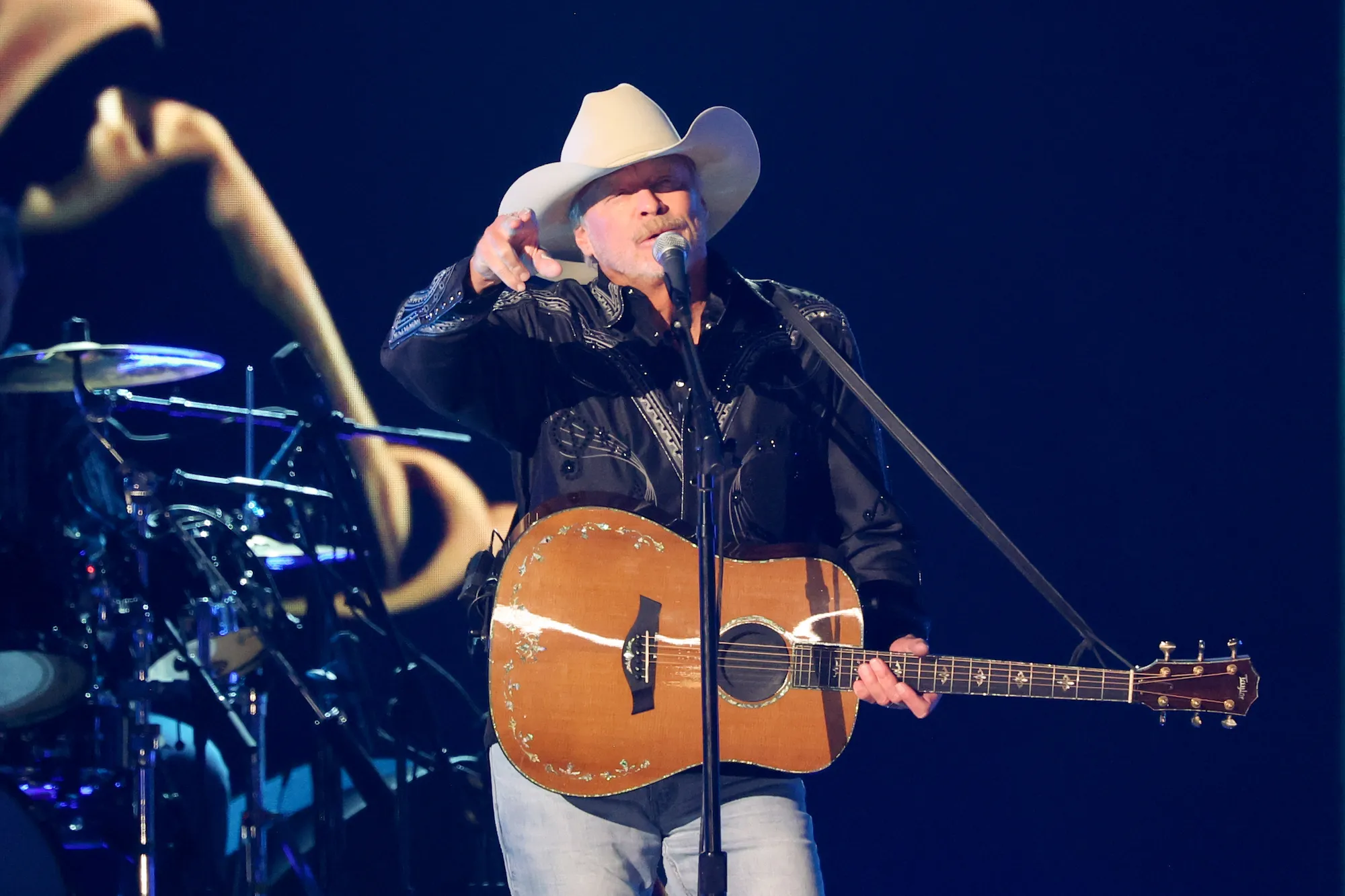 Alan-Jackson-GettyImages-2213537739