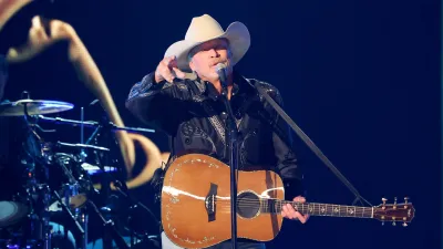 Alan-Jackson-GettyImages-2213537739