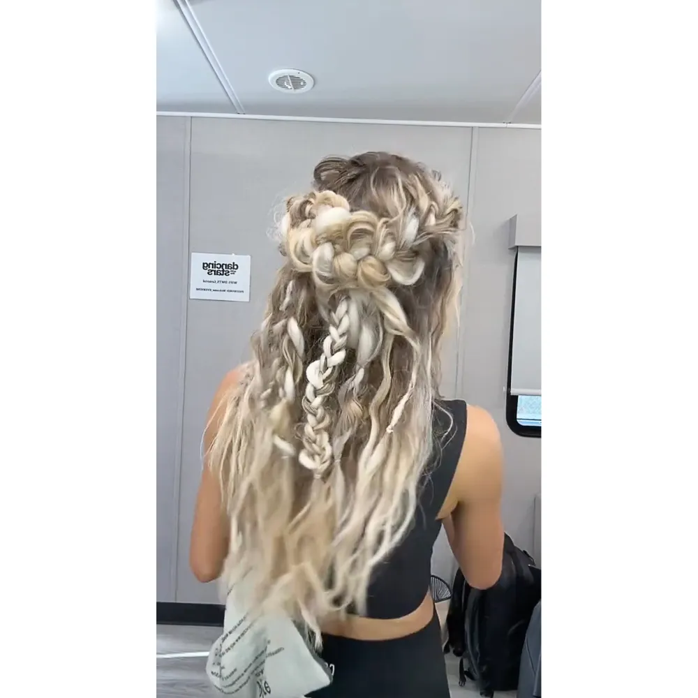 Alix Earle Gives a Glimpse of Her Halloween Makeup