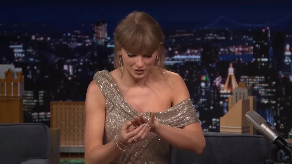All About Taylor Swift s Diamond Wedding Bands Sentimental Meaning Behind the Pop Star s Two Ring Stack Revealed VS YouTube TaylorSwiftTalksTravisKelcesProposalAddressesSelenaGomezEdSheeranSuperBowlRumors 4 08