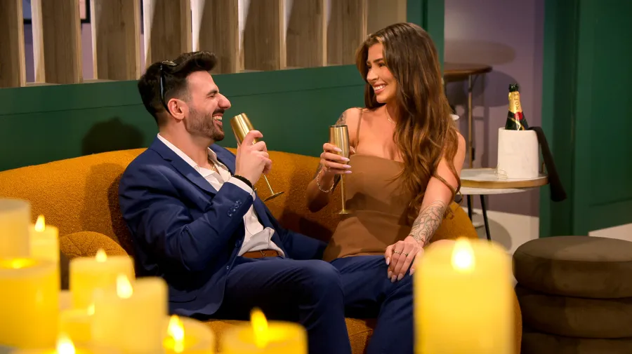 Anton-and-Ali-Love_Is_Blind_n_S9_E2_00_02_44_03R