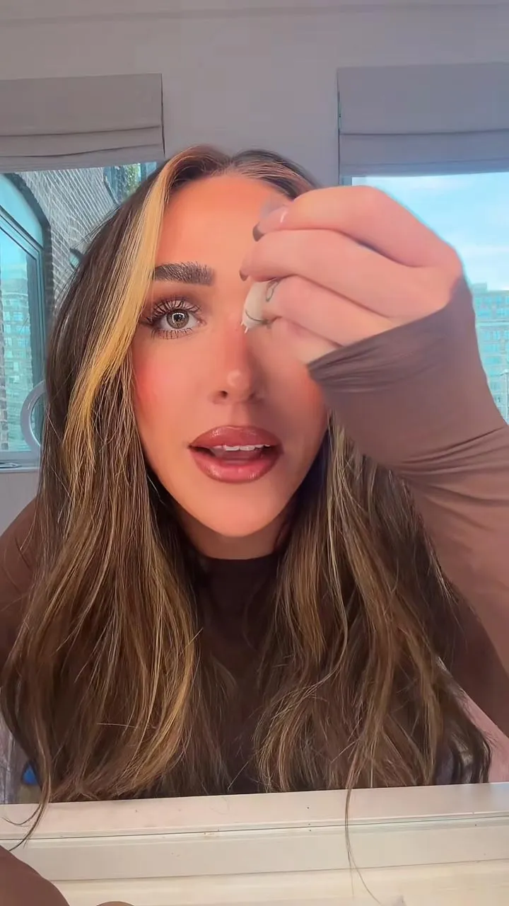Ariana Biermann Claims Mom Kim Zolciak Had Her Freckles Lasered Off at 14 I Am Constantly Stamping Them On VS arianabiermannarianabiermannTikTok 0 17