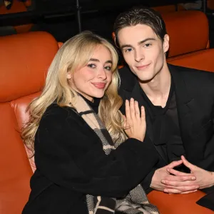 BFA_52092_7520285 Sabrina Carpenter I WIsh You All the Best.jpg