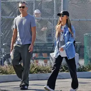 BGUS_3370024_002 Jessica Alba and Cash Warren