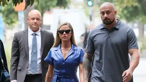 BGUS_3377384_003 Denise Richards LA courthouse