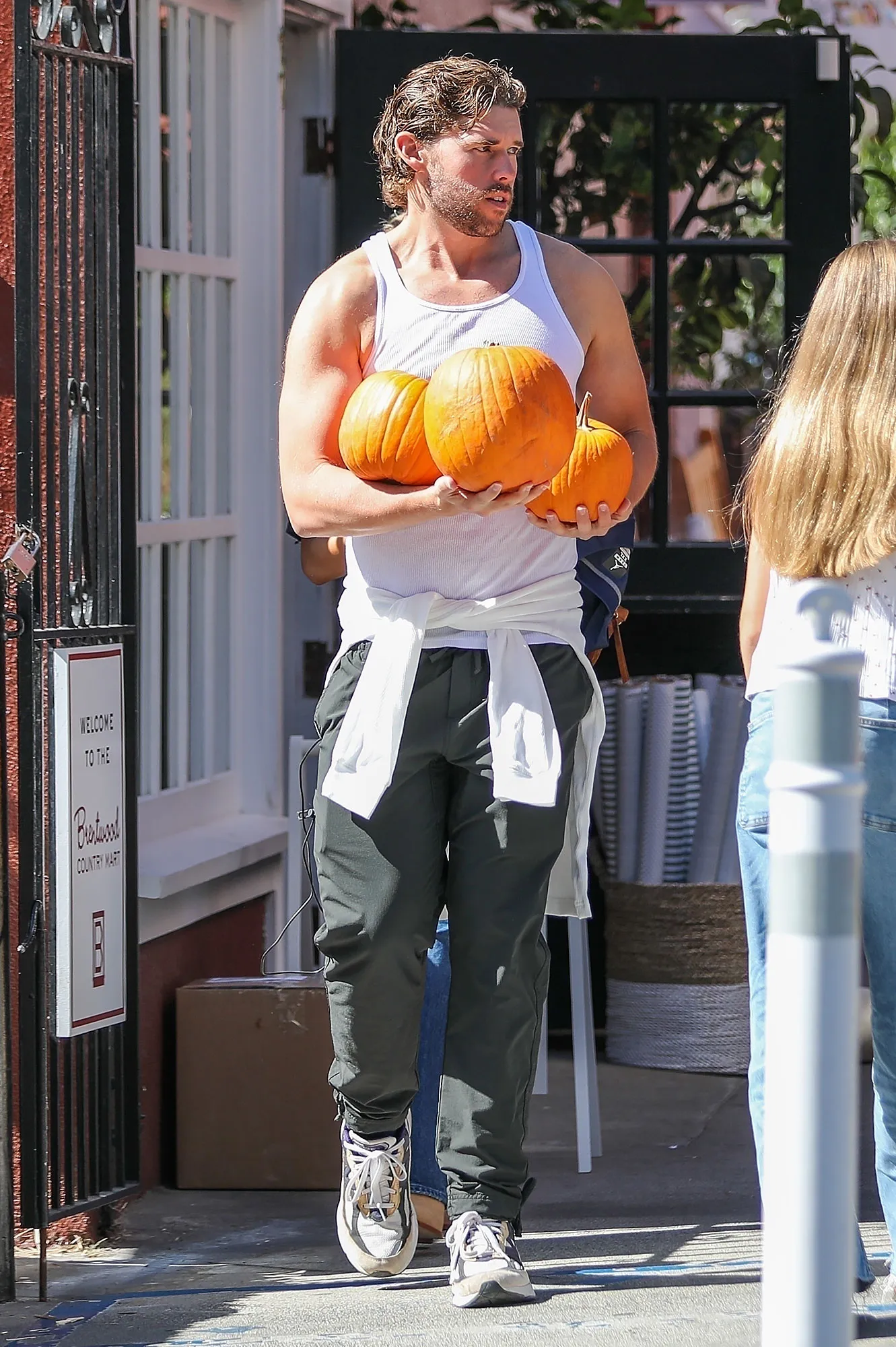 BGUS_3399553_023 Christopher Schwarzenegger Fit Pumpkin