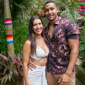 Becca-Kufrin-and-Thomas-Jacobs-Expecting-Baby-2GettyImages-1244969889