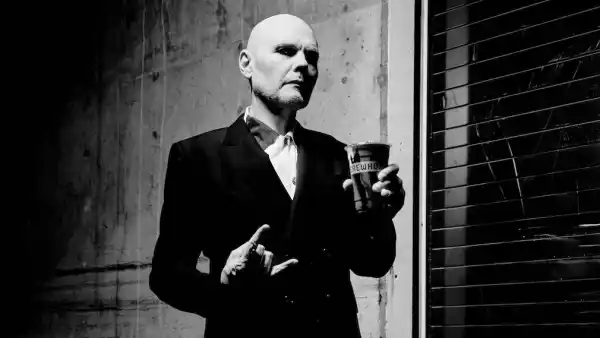 Billy Corgan Launches OG Goth Smoothie at Erewhon Benefiting the Concussion Legacy Foundation SMASHING PUMPKINS SMOOTHIE HIGHRES CONTENT DAY 8