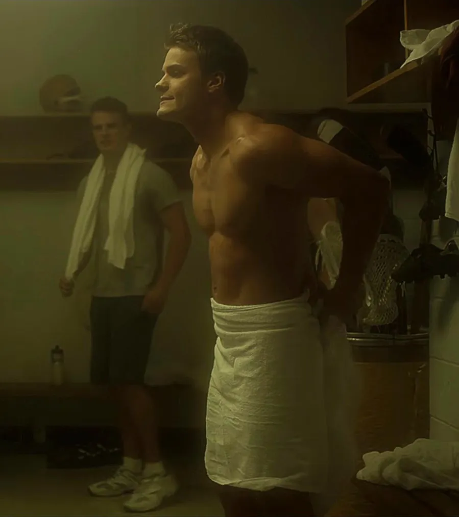 Boston Blue s Mika Amonsen Is Us Guy We Googled Shirtless This Week VS Netflix SlasherE29amto12pm 1 42