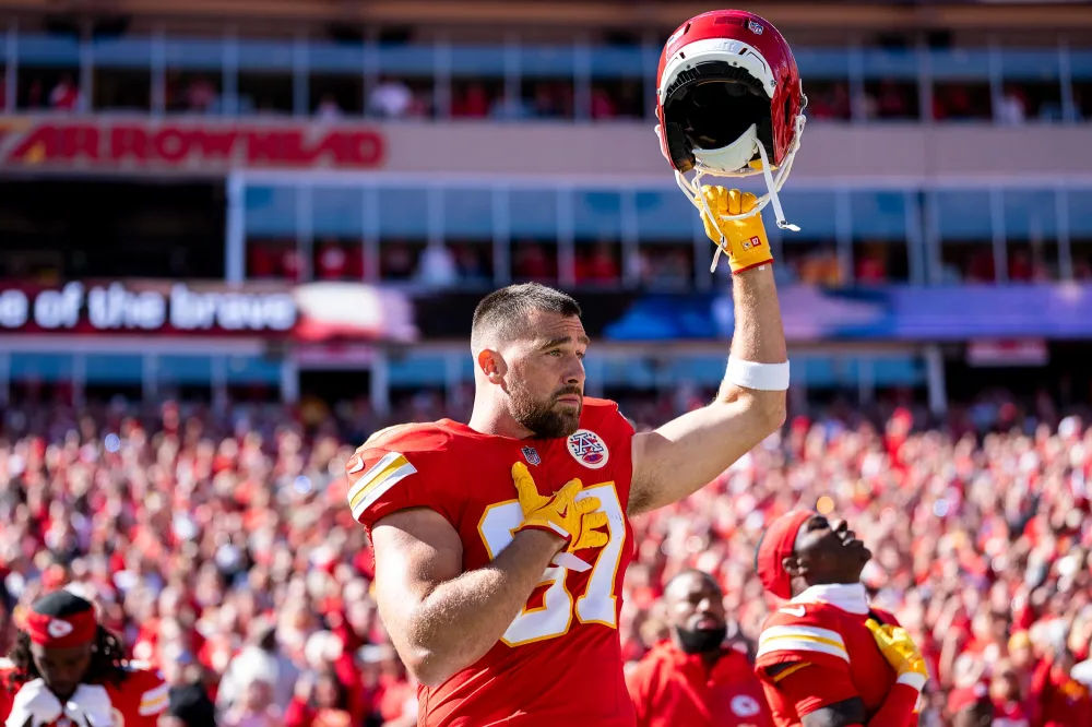 Donna Kelce Supports Kylie Kelce and Taylor Swift With Accessories at Chiefs Game GettyImages 2242232031