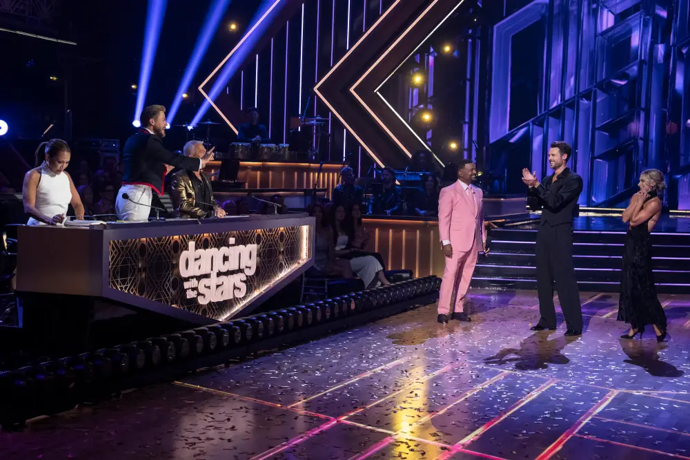 Dylan-Efron-DWTS-GettyImages-2238026762