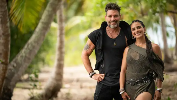 Julián Gil y Val Marín, conductores de El Conquistador el nuevo reality show de Unimás