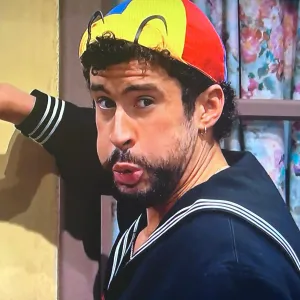 Bad Bunny interpreta a Quico en El Chavo del 8 (English version) de SNL