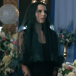 Elsbeth Has Grief Themed The Bachelorette Scene With Julia Fox And Tony Gonzalez as Jesse Palmer