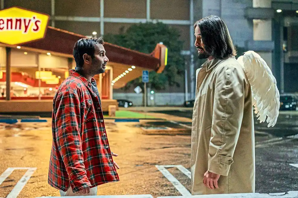 Everyone Still Loves Keanu Reeves Hollywood Insiders Tell Us Why