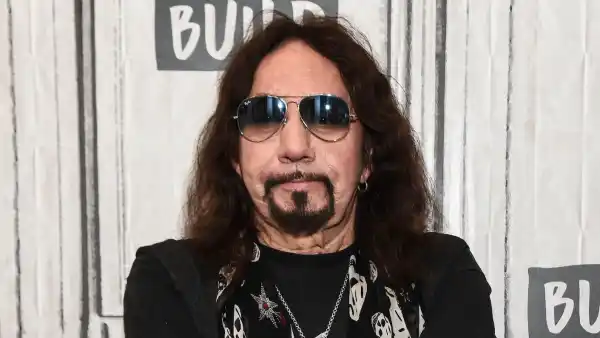 GettyImages-1052305542-Kiss-Guitarist-Ace-Frehley-Cause-of-Death-Revealed.jpg