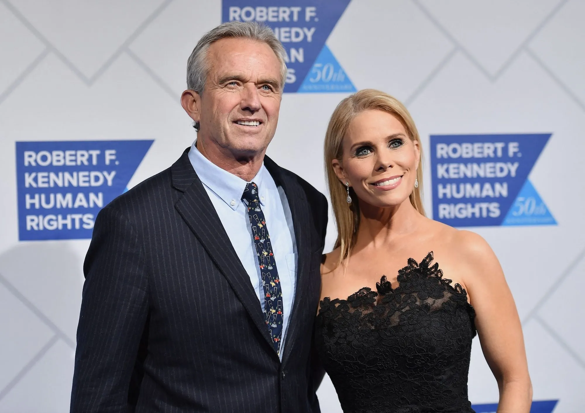 GettyImages-1072310542 Inside Cheryl Hines Hollywood Friendships Amid Her Marriage to RFK Jr