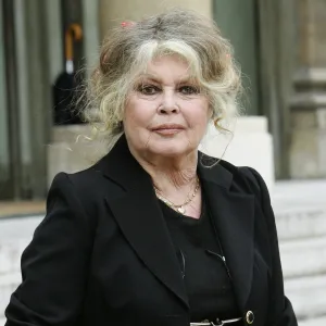 Actress Brigitte Bardot 91 Is Recovering After Hospital Stay Report
