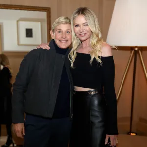 Ellen DeGeneres Shows Inside England Country Replica Luxury Handbag