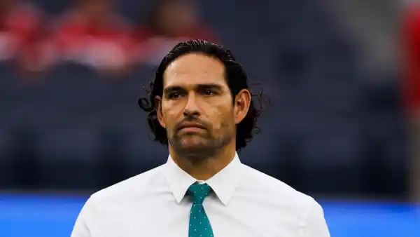 GettyImages-1948405309 mark sanchez arrested at hospital stabbing