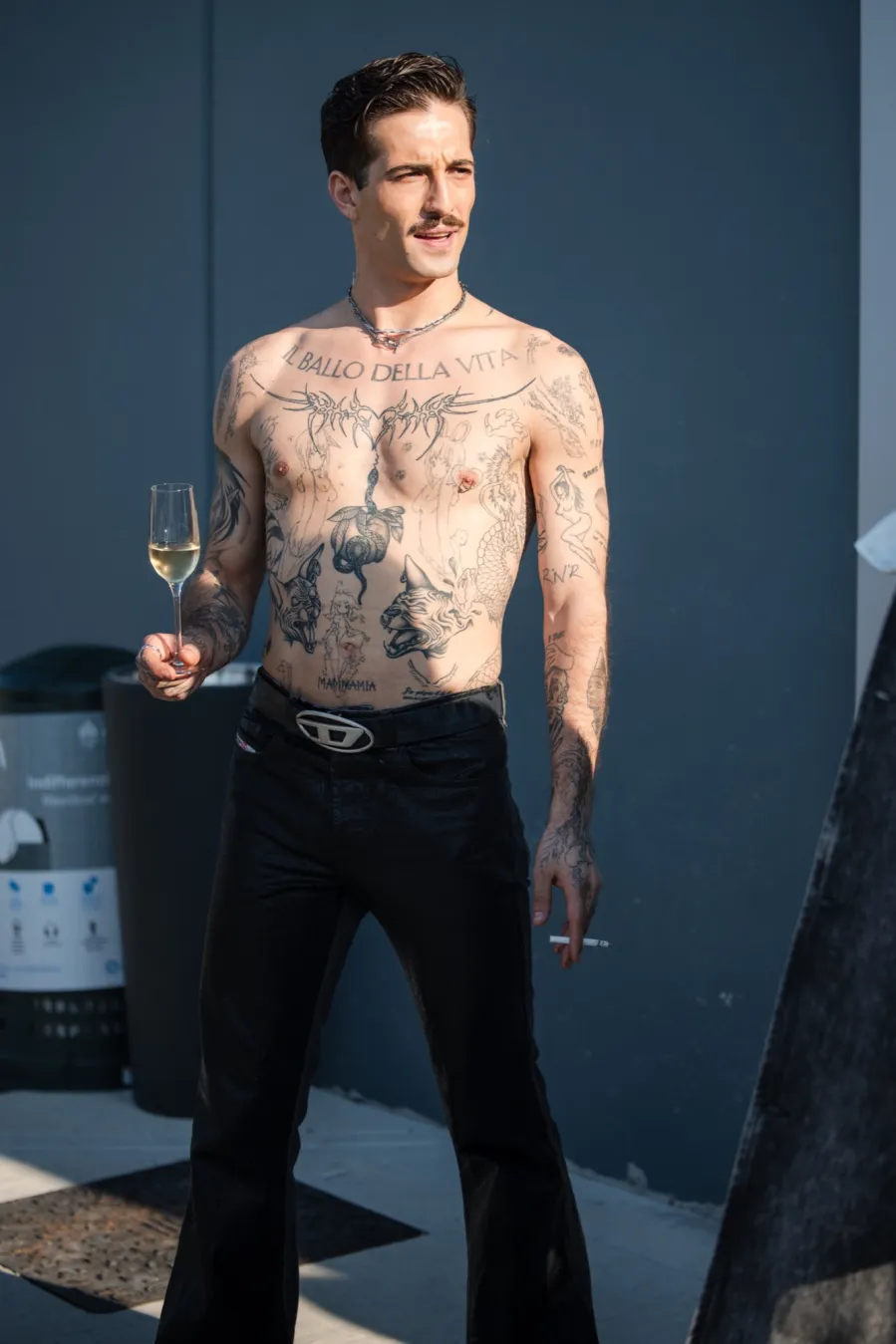 GettyImages-2173547417.jpg Damiano David Shirtless Guy